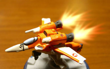 最後複制圖層 ctrl+t 變形後 移到另一噴射器上
<br />再用橡皮擦 把覆蓋在噴射器上的擦掉 完成