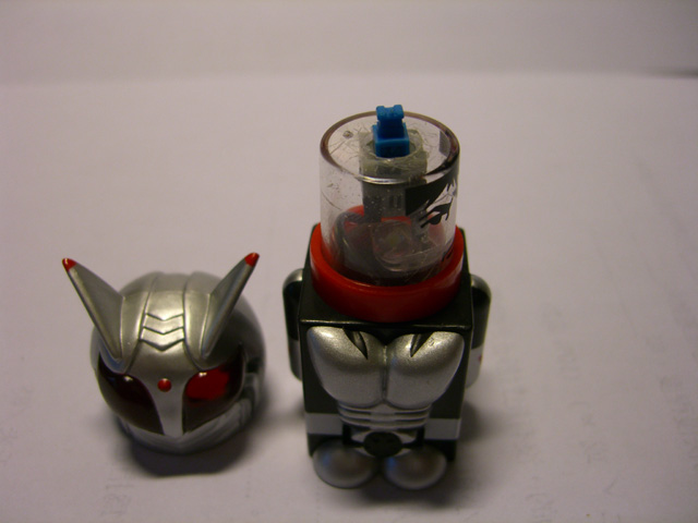 把電路放進Q版假面騎士內