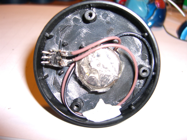 把電路安裝在底部