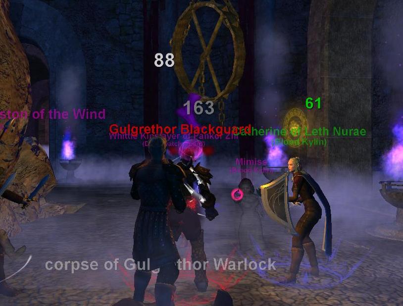 下面就是這個情形,燈光美,氣氛佳~~